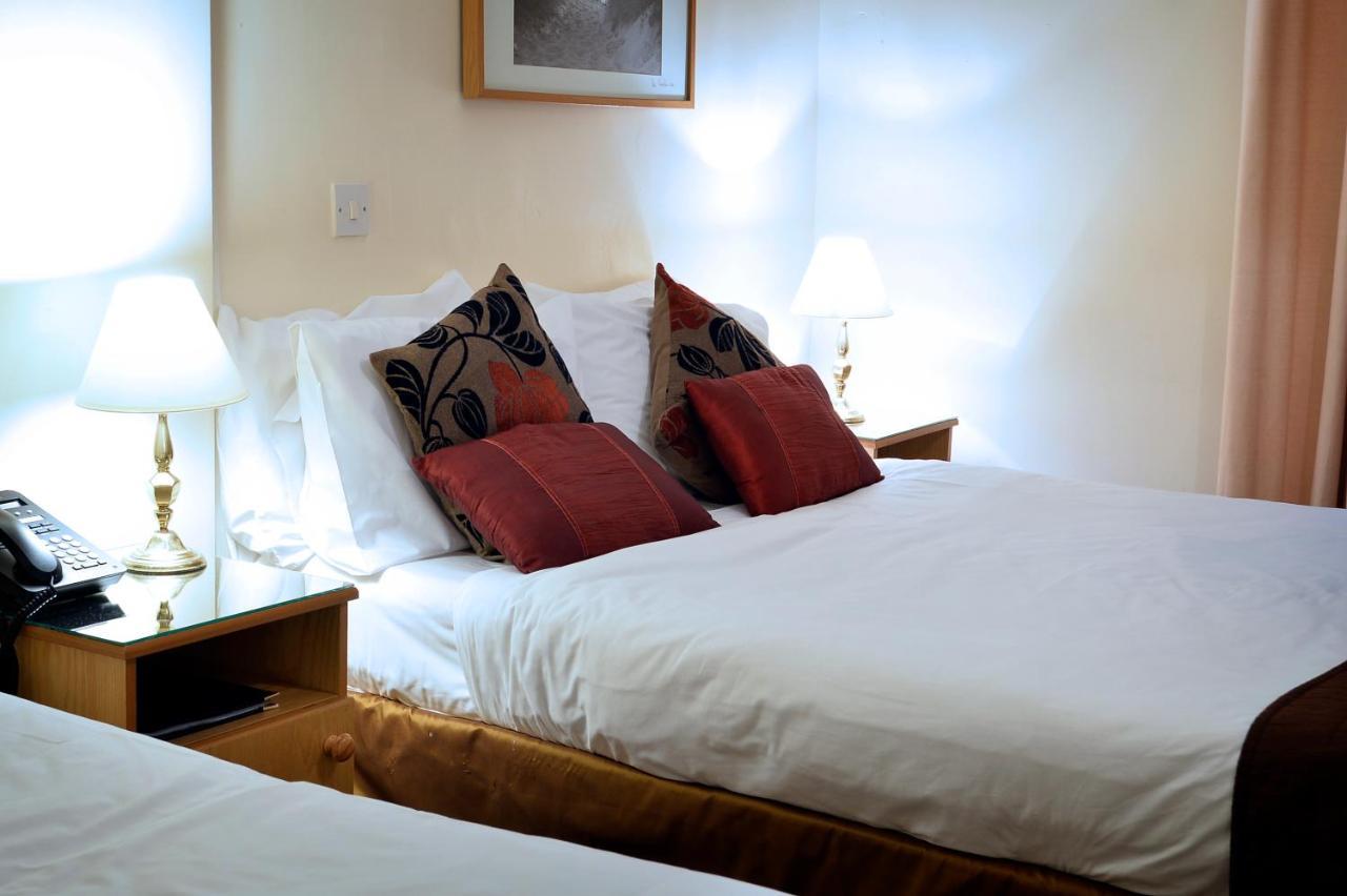 Dobbins Inn 캐릭퍼거스 외부 사진