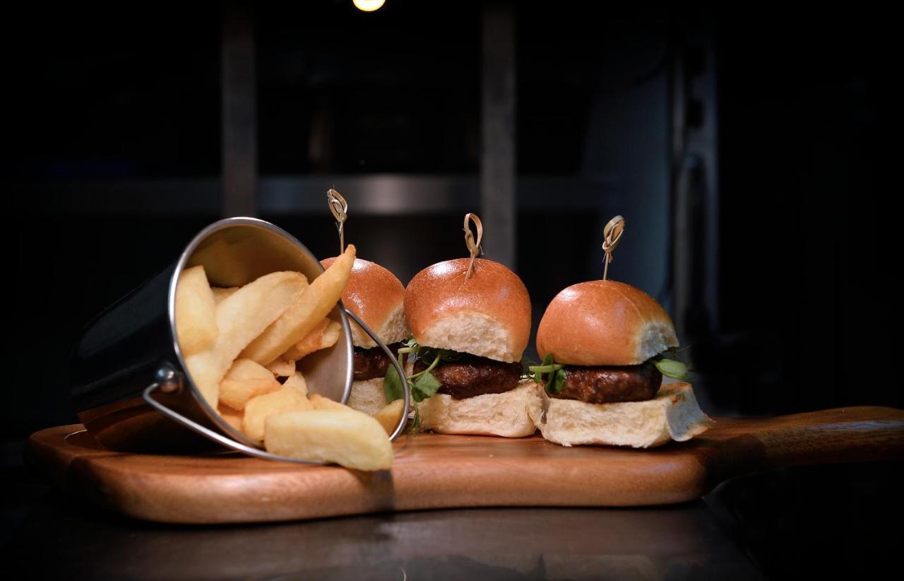Dobbins Inn 캐릭퍼거스 외부 사진