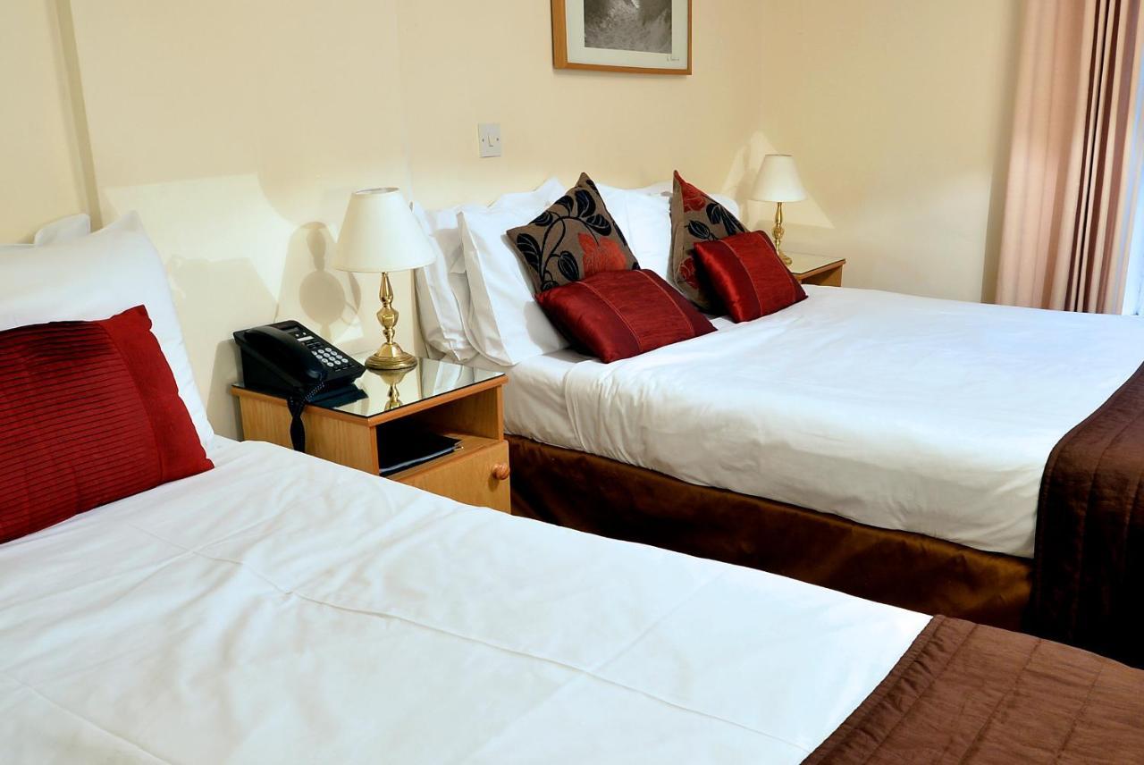 Dobbins Inn 캐릭퍼거스 외부 사진