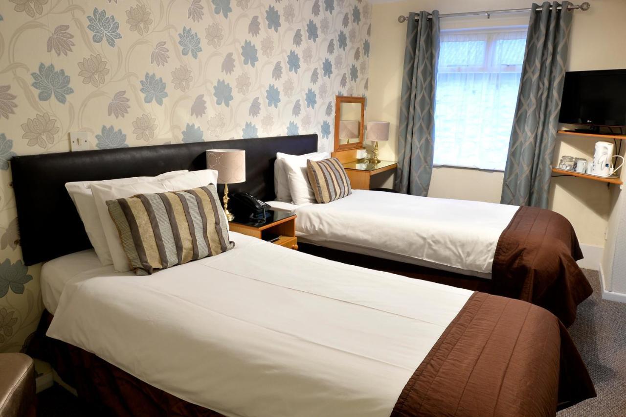 Dobbins Inn 캐릭퍼거스 외부 사진